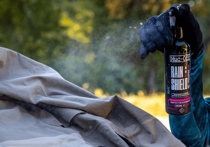 Jak se starat o cyklo oblečení a jak ho prát?