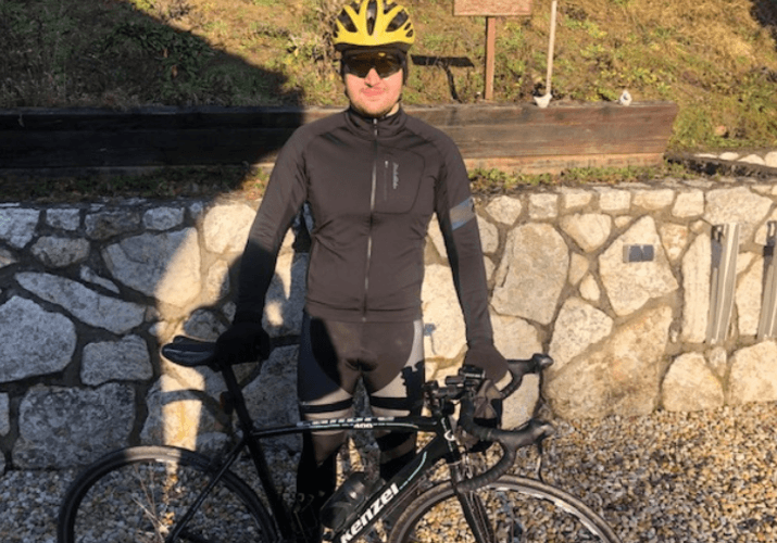 Nevíte, co si obléknout v tomto počasí? Adriánova recenze vám pomůže