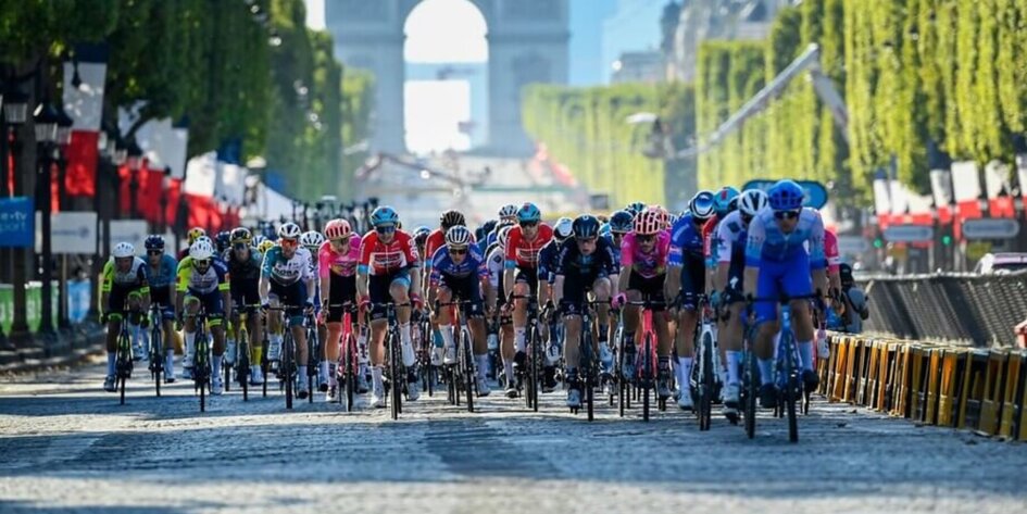 Co ukázal rok 2025 v profipelotonu?>