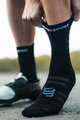 COMPRESSPORT Cyklistické ponožky klasické - PRO RACING V4.0 ULTRALIGHT BIKE  - černá/bílá
