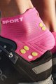 COMPRESSPORT Cyklistické ponožky kotníkové - PRO RACING 4.0 RUN - růžová/zelená