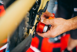 UNIOR stahovák na středové složení - REMOWER BSA30 - červená