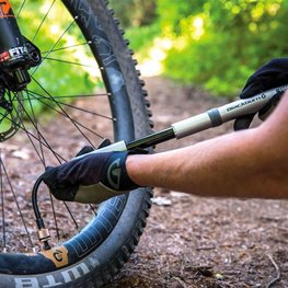 BLACKBURN pumpa - CORE - černá