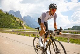 ALÉ Cyklistické návleky na tretry - WHIZZY SHOECOVER  - bílá