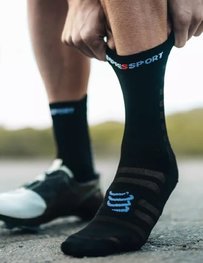 COMPRESSPORT Cyklistické ponožky klasické - PRO RACING SOCKS V4.0 ULTRALIGHT BIKE - černá/bílá