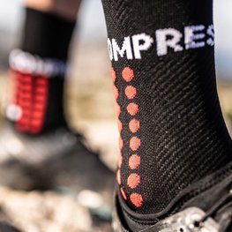 COMPRESSPORT Cyklistické ponožky klasické - ULTRA TRAIL - černá