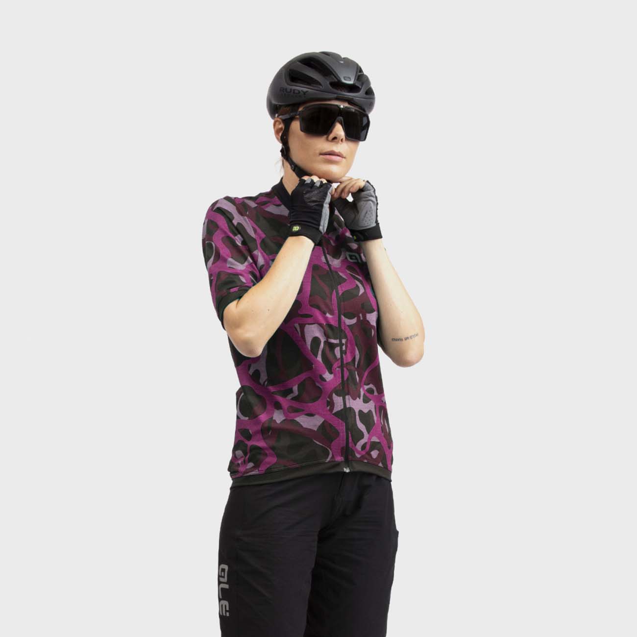 
                ALÉ Cyklistický dres s krátkým rukávem - WOODLAND GRAVEL LADY - růžová/fialová/černá
            